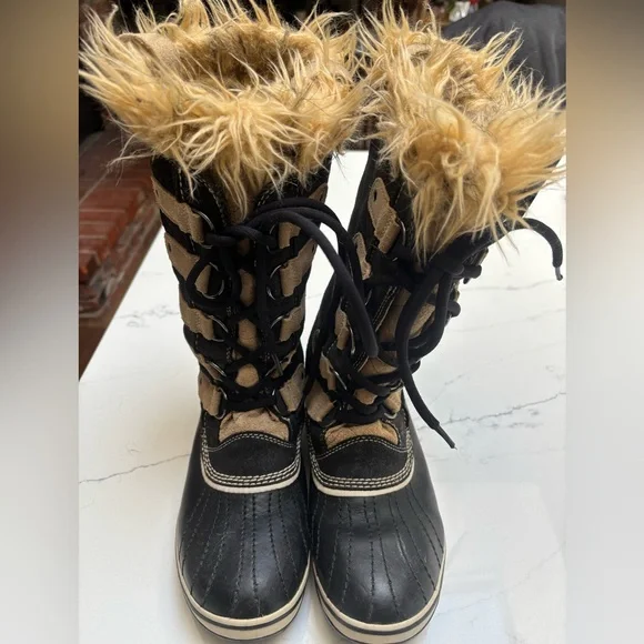 Sorel Black and Tan Winter Boots - Picture 1 of 7